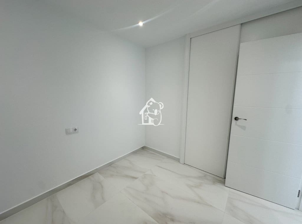 6 quarto Moradia para venda em Torrevieja com piscina garagem - 665 000 € (Ref: 9627027)