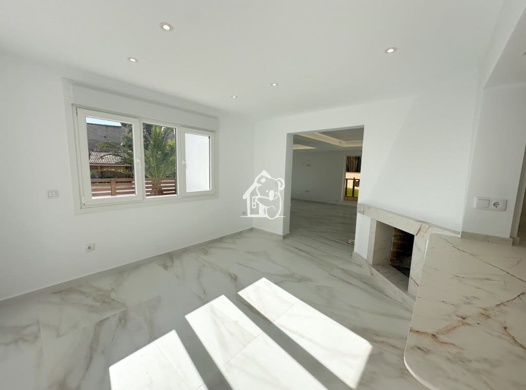 6 quarto Moradia para venda em Torrevieja com piscina garagem - 665 000 € (Ref: 9627027)