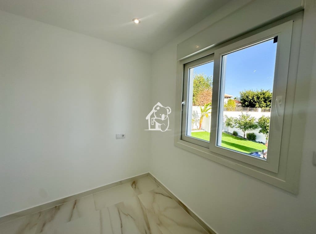 6 quarto Moradia para venda em Torrevieja com piscina garagem - 665 000 € (Ref: 9627027)