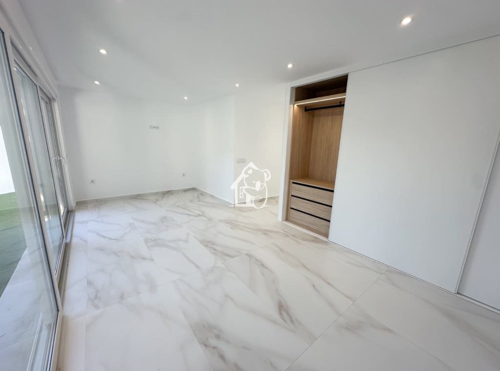 6 quarto Moradia para venda em Torrevieja com piscina garagem - 665 000 € (Ref: 9627027)