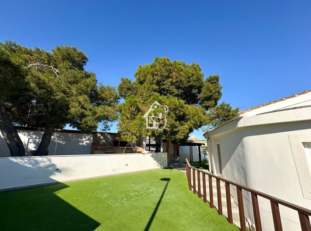 6 quarto Moradia para venda em Torrevieja com piscina garagem - 665 000 € (Ref: 9627027)