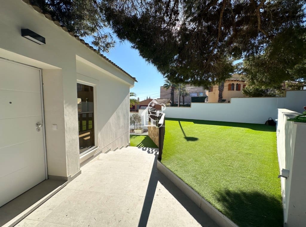 6 quarto Moradia para venda em Torrevieja com piscina garagem - 665 000 € (Ref: 9627027)