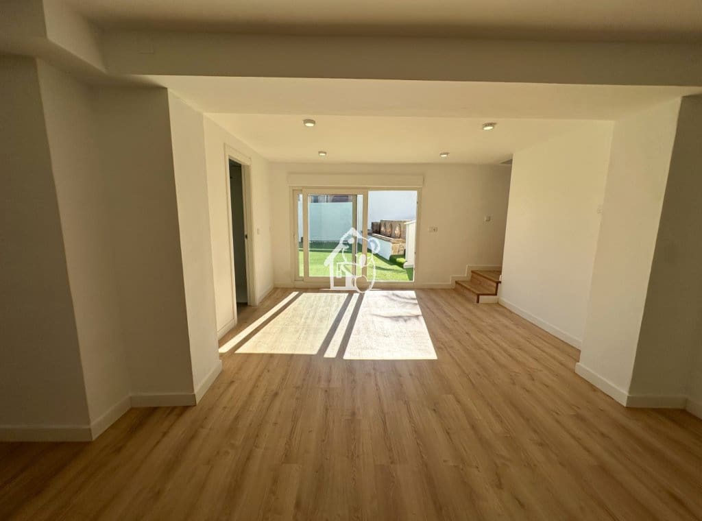 6 quarto Moradia para venda em Torrevieja com piscina garagem - 665 000 € (Ref: 9627027)