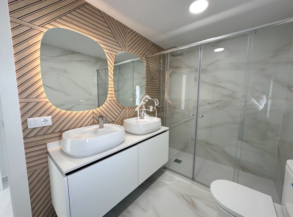 6 quarto Moradia para venda em Torrevieja com piscina garagem - 665 000 € (Ref: 9627027)