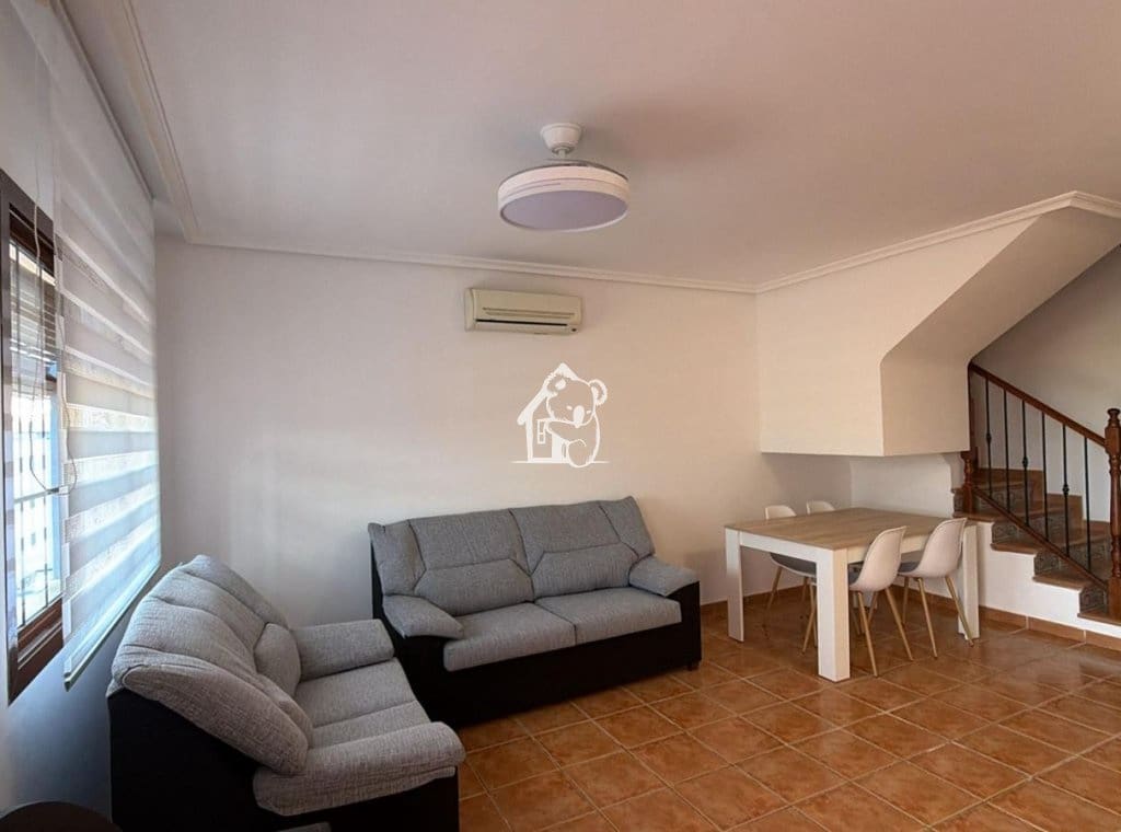 3 makuuhuone Omakotitalo vuokrattavana paikassa Roda mukana uima-altaan 
autotalli - 950 € (Ref: 9629412)