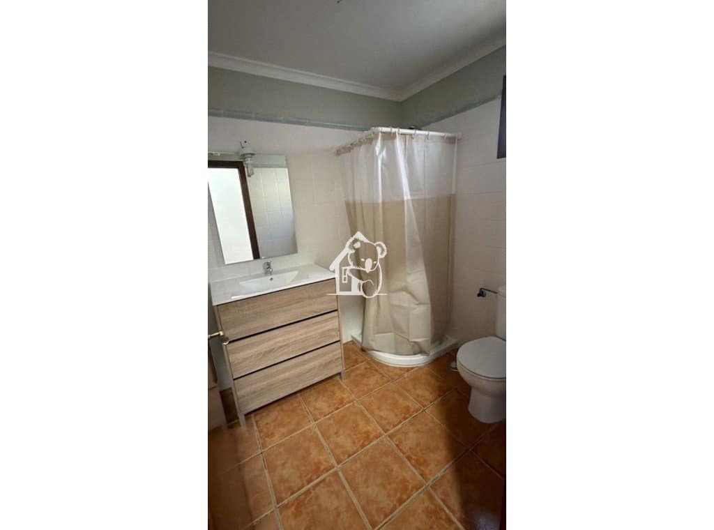 3 makuuhuone Omakotitalo vuokrattavana paikassa Roda mukana uima-altaan 
autotalli - 950 € (Ref: 9629412)