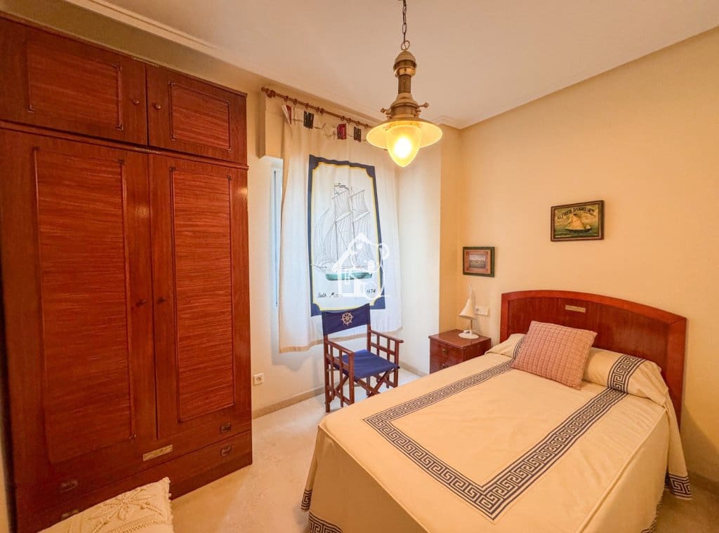 2 Zimmer Apartment zu vermieten in Torrevieja - 850 € (Ref: 9629413)