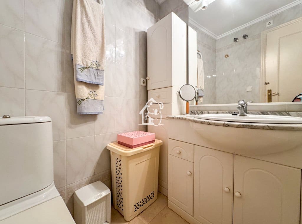 2 Zimmer Apartment zu vermieten in Torrevieja - 850 € (Ref: 9629413)