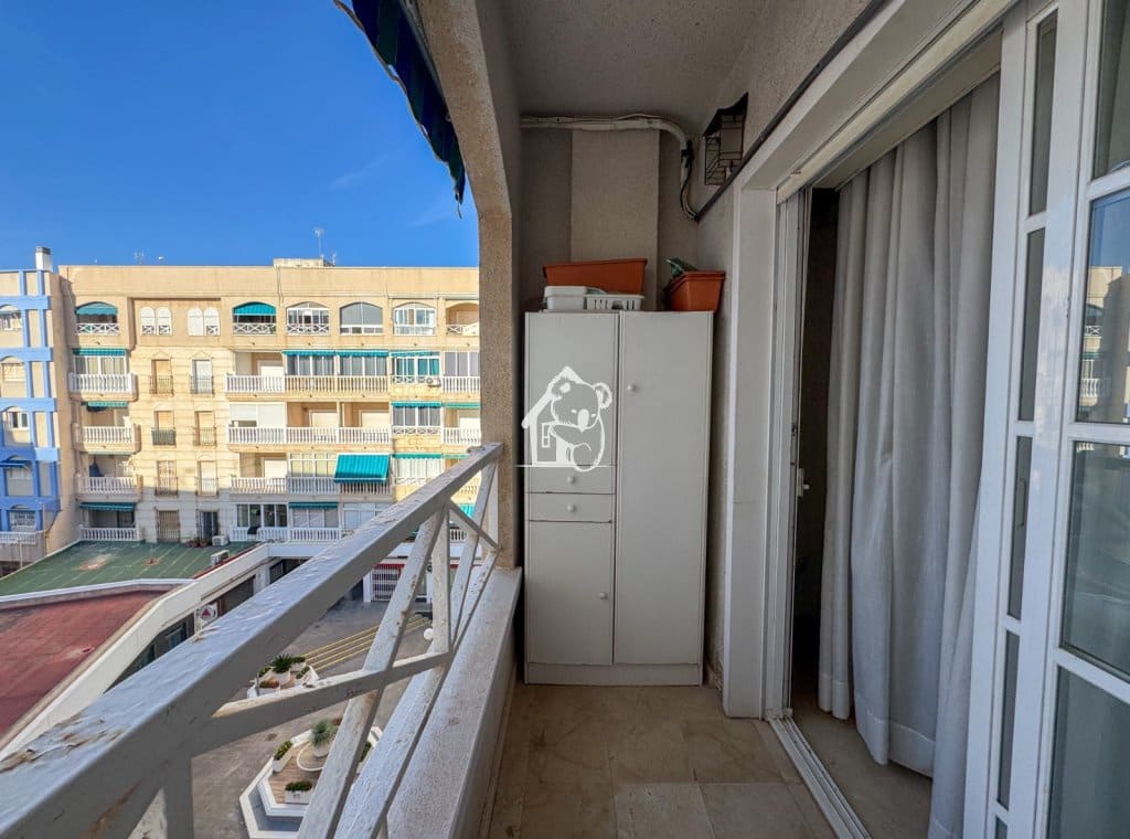 2 Zimmer Apartment zu vermieten in Torrevieja - 850 € (Ref: 9629413)