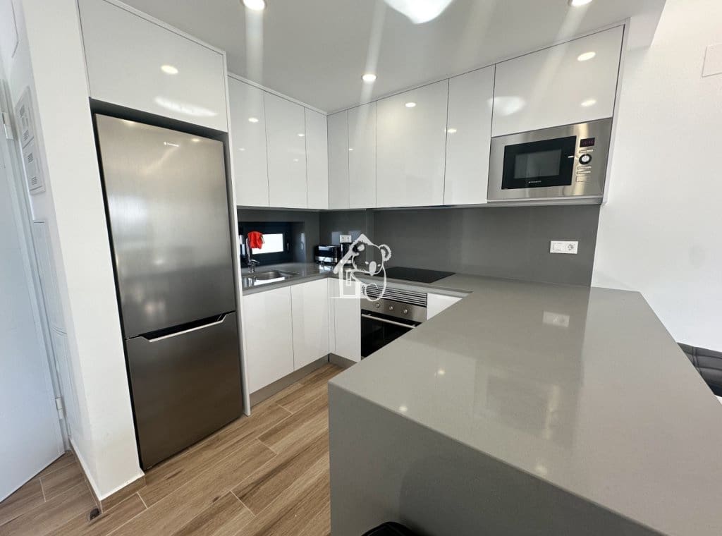 2 slaapkamer Appartement te huur in Villamartin met zwembad garage - € 1.200 (Ref: 9632914)