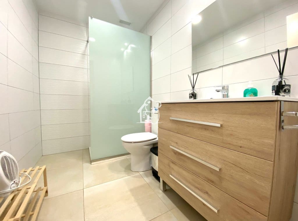 Casa de 3 habitaciones en Arneva en venta - 80.000 € (Ref: 9638932)