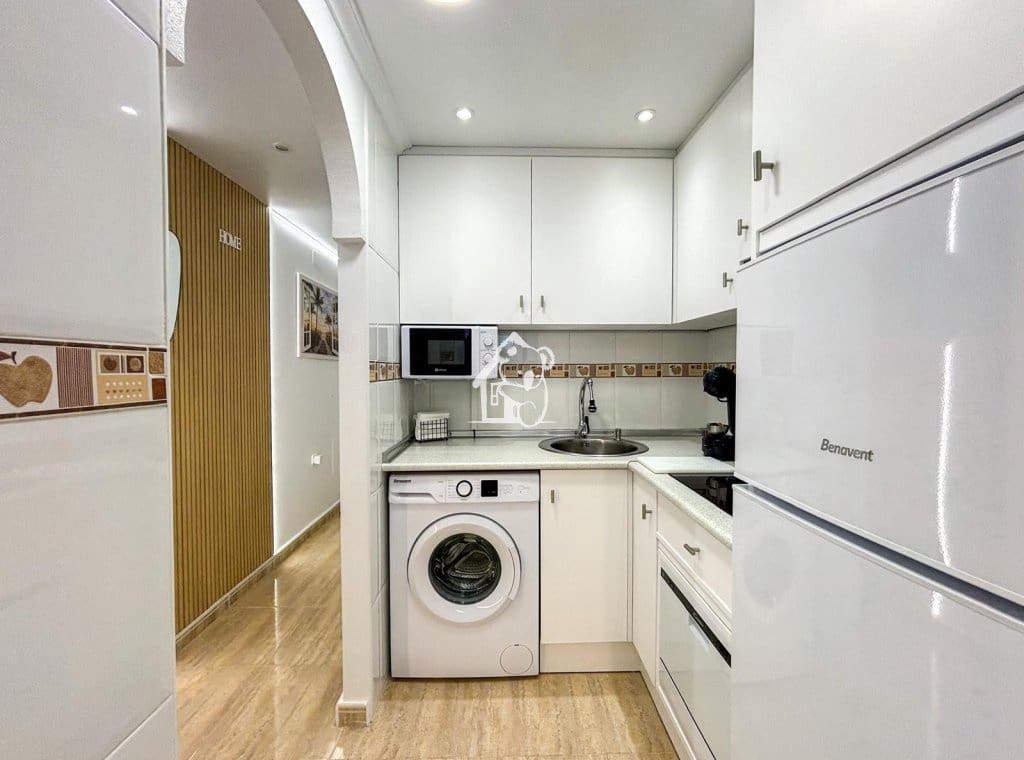 1 bedroom Apartment for rent in Torrevieja with pool garage - € 700 (Ref: 9646727)