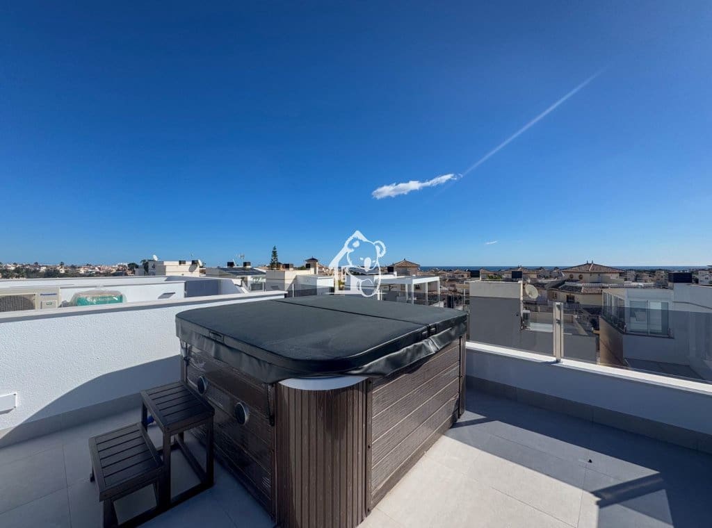 3 bedroom Townhouse for sale in Cabo Roig with pool - € 350,000 (Ref: 9650972)