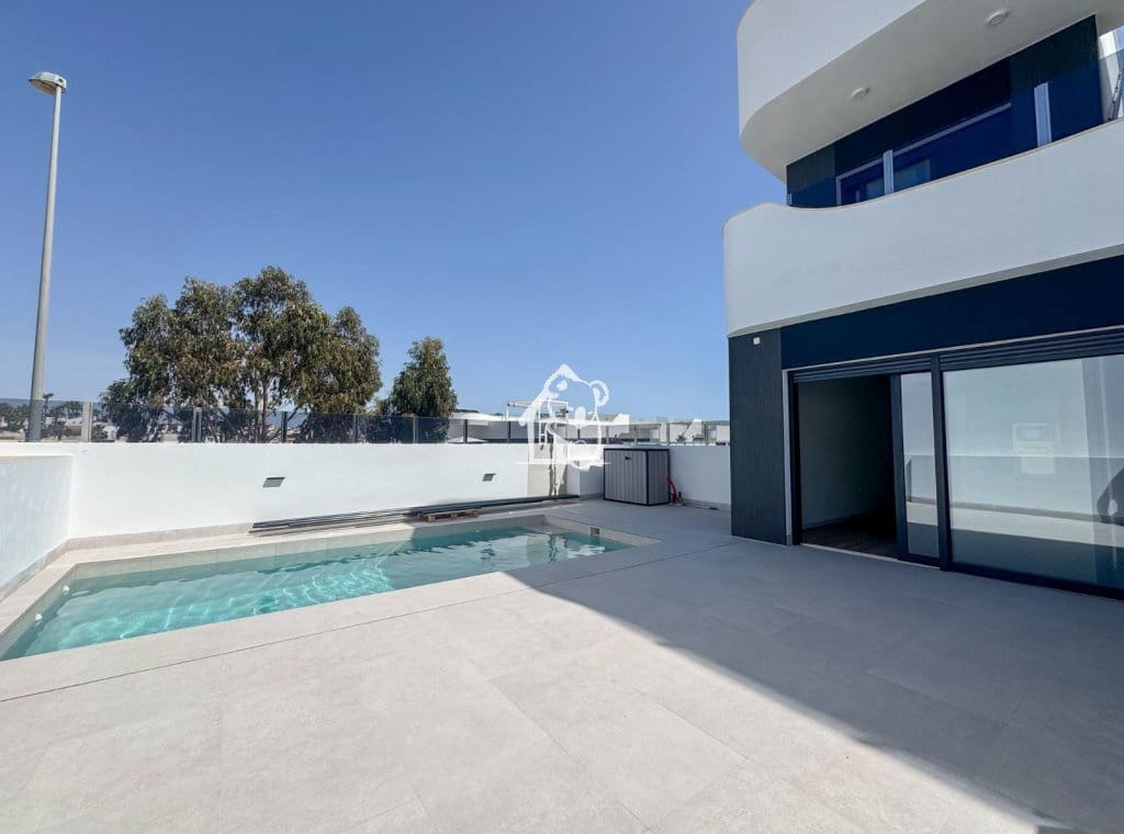 3 bedroom Townhouse for sale in Cabo Roig with pool - € 400,000 (Ref: 9650972)