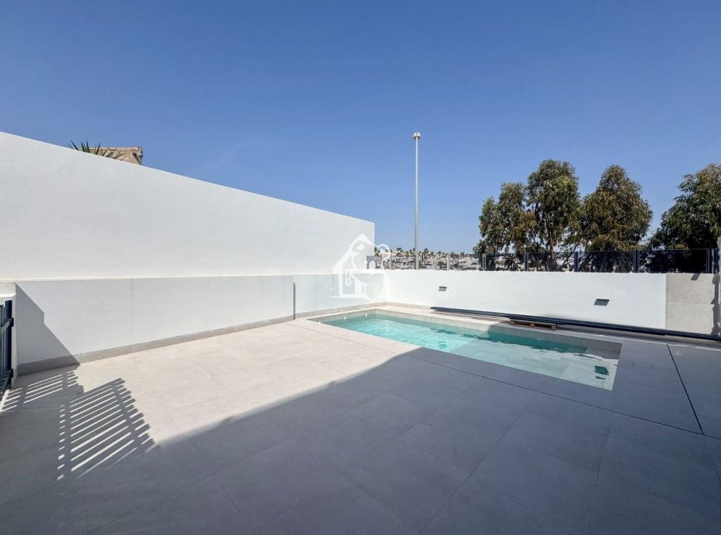 3 bedroom Townhouse for sale in Cabo Roig with pool - € 400,000 (Ref: 9650972)