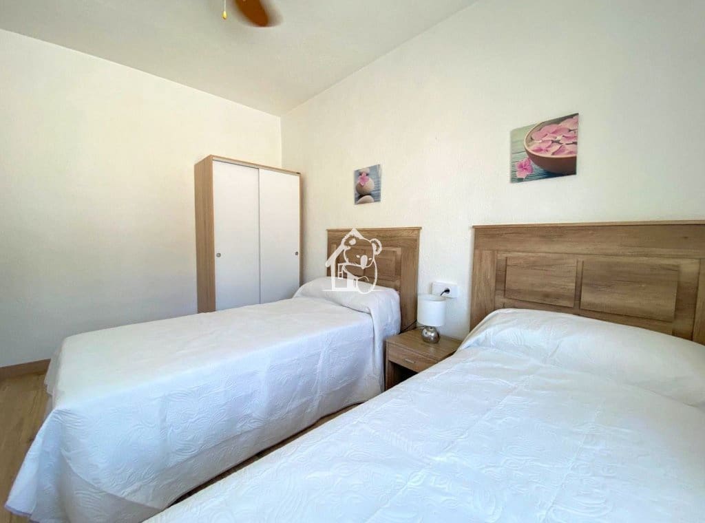 4 quarto Moradia para arrendar em Torrevieja com piscina - 2 100 € (Ref: 9650973)