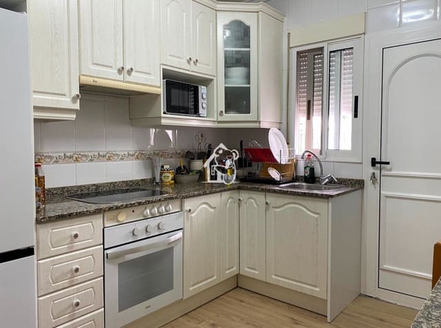 4 quarto Moradia para arrendar em Los Balcones - Los Altos, Torrevieja com piscina - 2 100 € (Ref: 9650973)