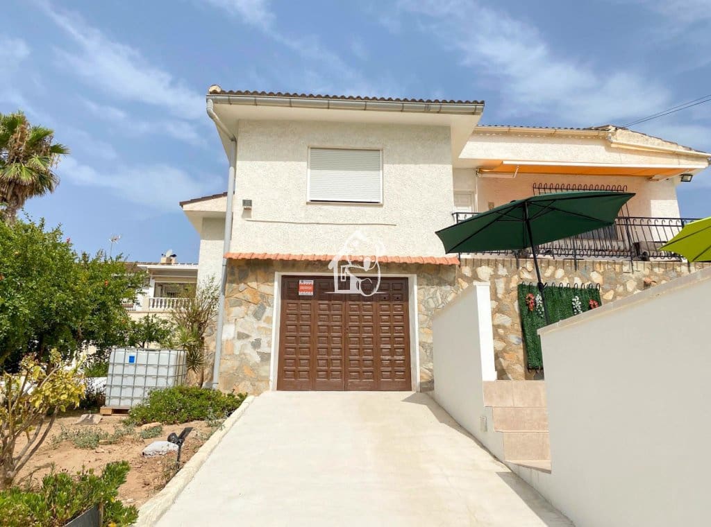 4 quarto Moradia para arrendar em Torrevieja com piscina - 2 100 € (Ref: 9650973)