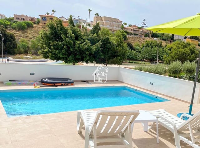 4 quarto Moradia para arrendar em Los Balcones - Los Altos, Torrevieja com piscina - 2 100 € (Ref: 9650973)