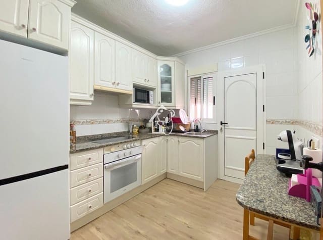 4 quarto Moradia para arrendar em Los Balcones - Los Altos, Torrevieja com piscina - 2 100 € (Ref: 9650973)