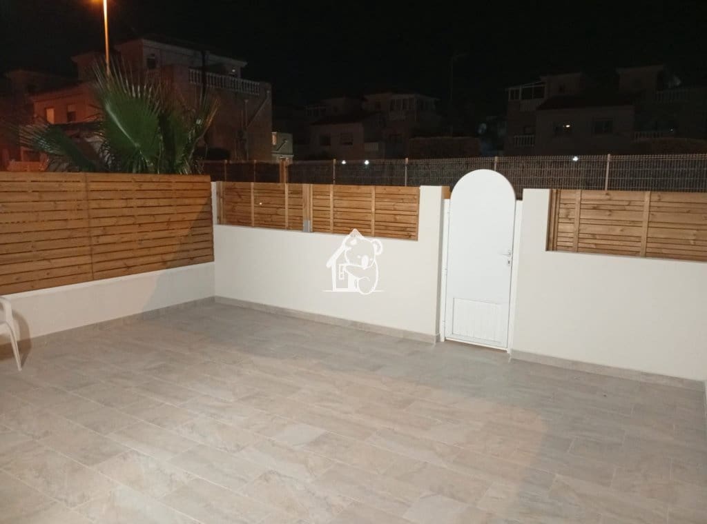 2 makuuhuone Omakotitalo vuokrattavana paikassa Torrevieja - 800 € (Ref: 9665685)
