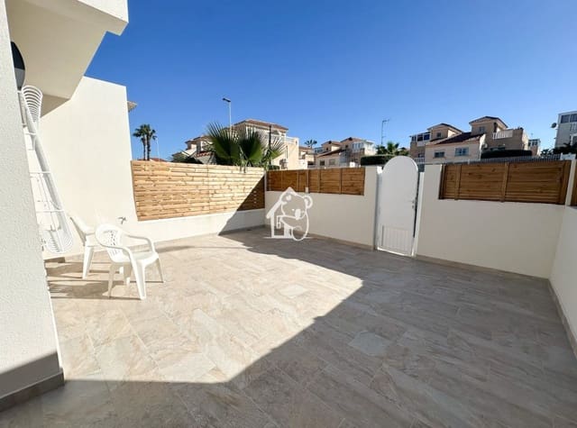 2 bedroom Townhouse for rent in El Chaparral - La Siesta - La Torreta, Torrevieja - € 800 (Ref: 9665685)