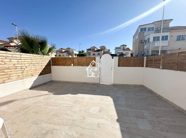 2 bedroom Townhouse for rent in El Chaparral - La Siesta - La Torreta, Torrevieja - € 800 (Ref: 9665685)