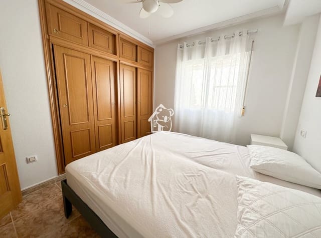 2 Zimmer Apartment zu vermieten in Punta Prima, Orihuela mit Pool - 900 € (Ref: 9665686)