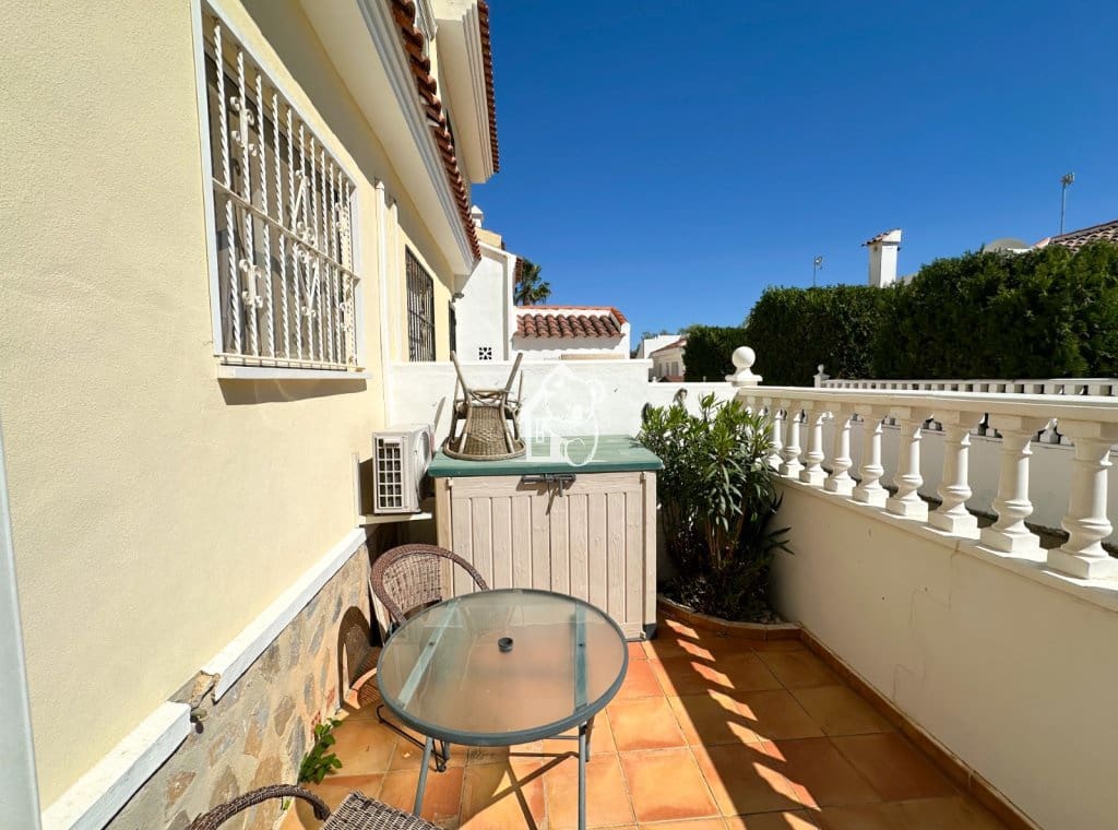 3 slaapkamer Huis te huur in Ciudad Quesada met zwembad - € 1.200 (Ref: 9689266)