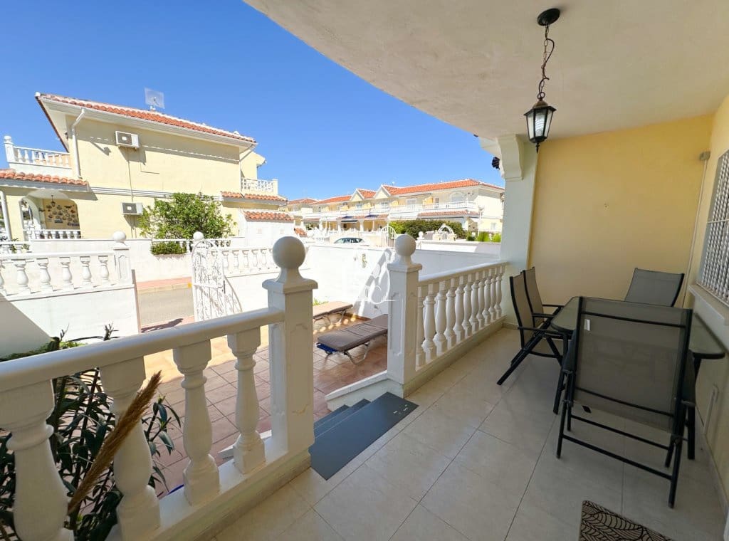 3 slaapkamer Huis te huur in Ciudad Quesada met zwembad - € 1.200 (Ref: 9689266)