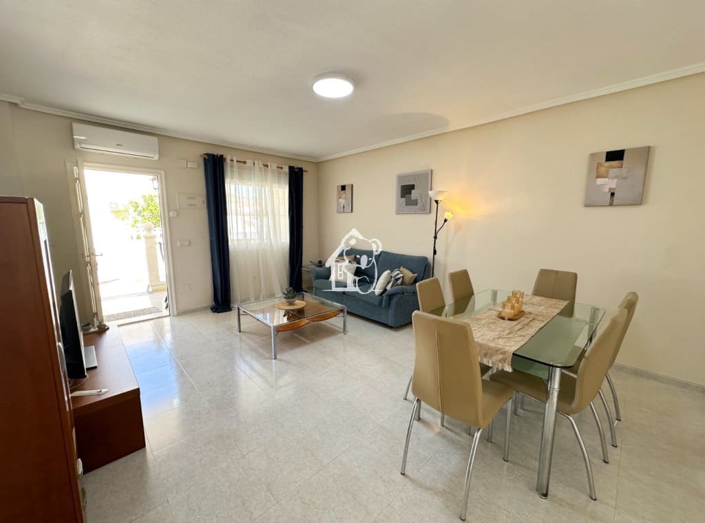 3 slaapkamer Huis te huur in Ciudad Quesada met zwembad - € 1.200 (Ref: 9689266)