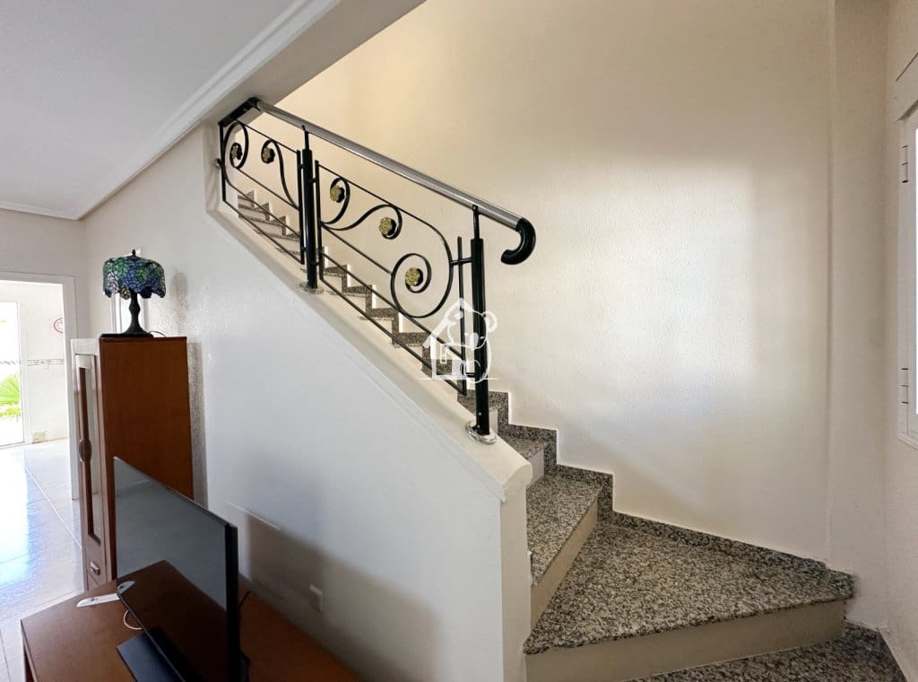 3 slaapkamer Huis te huur in Ciudad Quesada met zwembad - € 1.200 (Ref: 9689266)