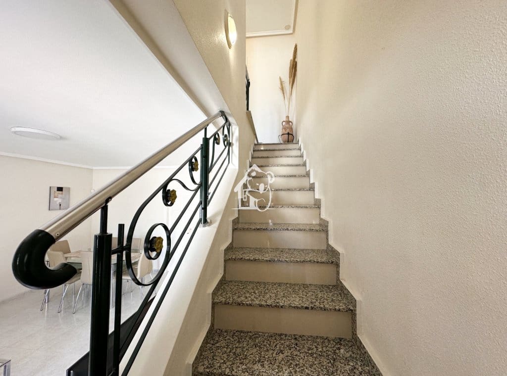 3 slaapkamer Huis te huur in Ciudad Quesada met zwembad - € 1.200 (Ref: 9689266)