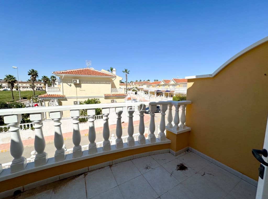 3 slaapkamer Huis te huur in Ciudad Quesada met zwembad - € 1.200 (Ref: 9689266)