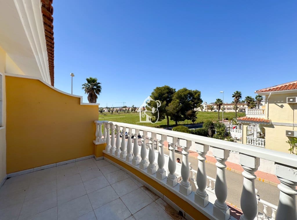 3 slaapkamer Huis te huur in Ciudad Quesada met zwembad - € 1.200 (Ref: 9689266)