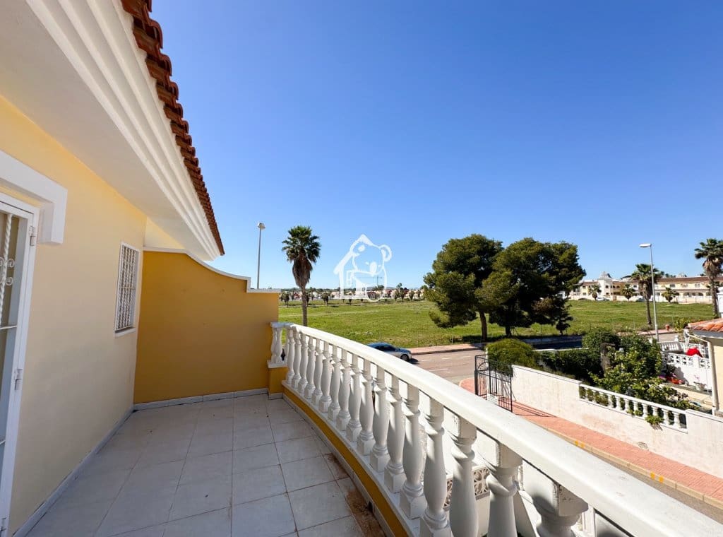 3 slaapkamer Huis te huur in Ciudad Quesada met zwembad - € 1.200 (Ref: 9689266)