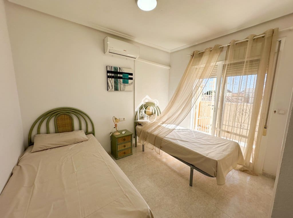 3 slaapkamer Huis te huur in Ciudad Quesada met zwembad - € 1.200 (Ref: 9689266)