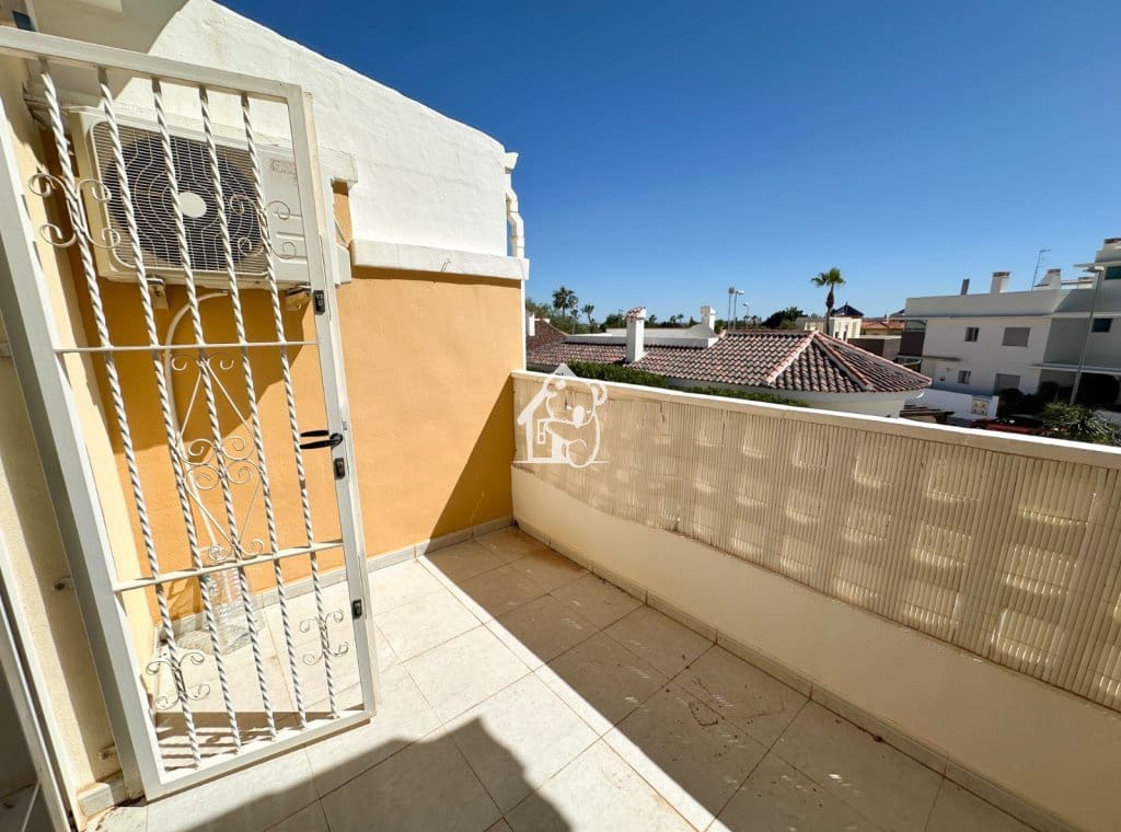 3 slaapkamer Huis te huur in Ciudad Quesada met zwembad - € 1.200 (Ref: 9689266)