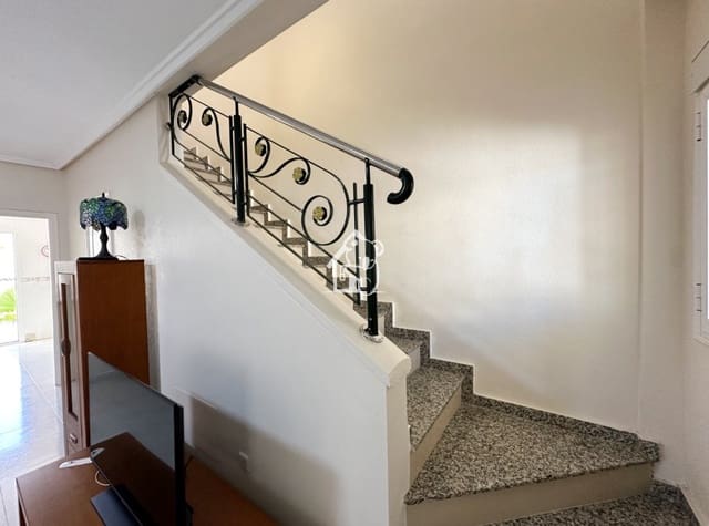 3 slaapkamer Huis te huur in Ciudad Quesada, Rojales met zwembad - € 1.200 (Ref: 9689266)