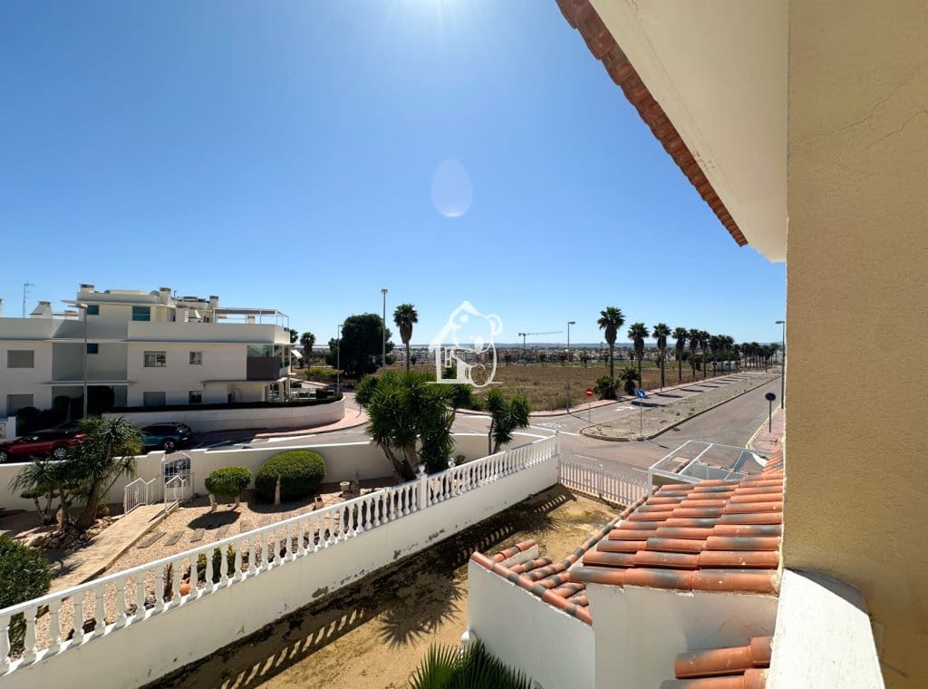 3 slaapkamer Huis te huur in Ciudad Quesada met zwembad - € 1.200 (Ref: 9689266)