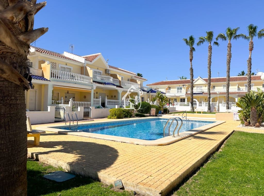 3 slaapkamer Huis te huur in Ciudad Quesada met zwembad - € 1.200 (Ref: 9689266)