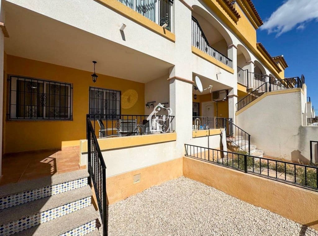 2 bedroom Townhouse for rent in La Campaneta with pool - € 600 (Ref: 9689269)