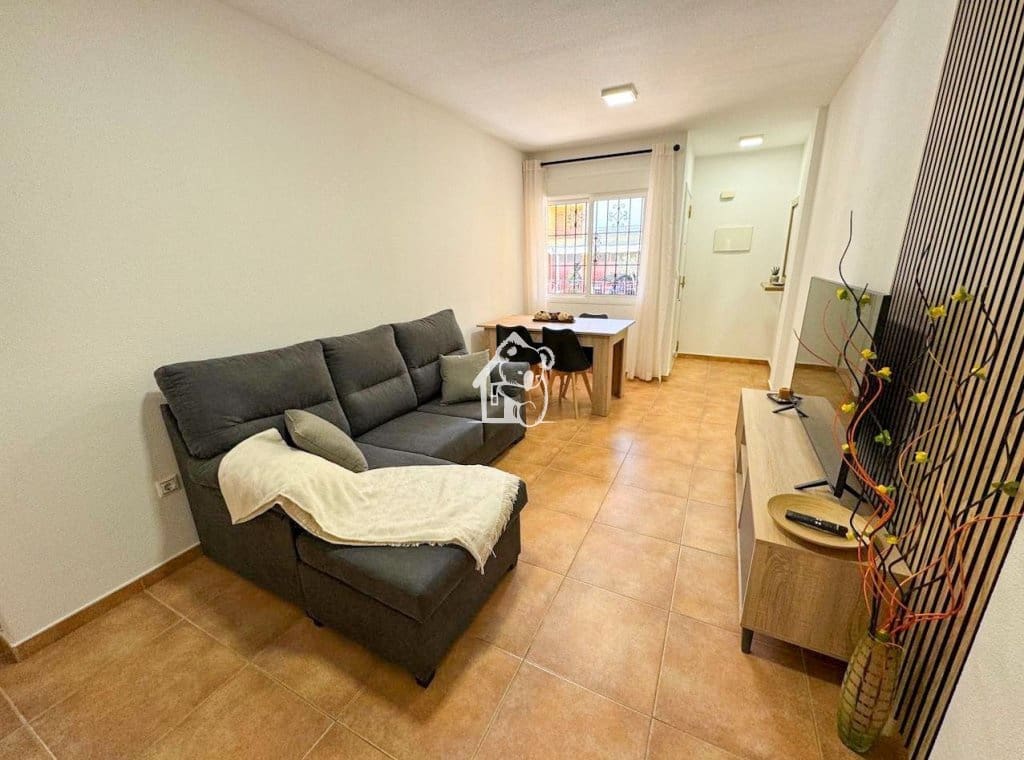 2 bedroom Townhouse for rent in La Campaneta with pool - € 600 (Ref: 9689269)