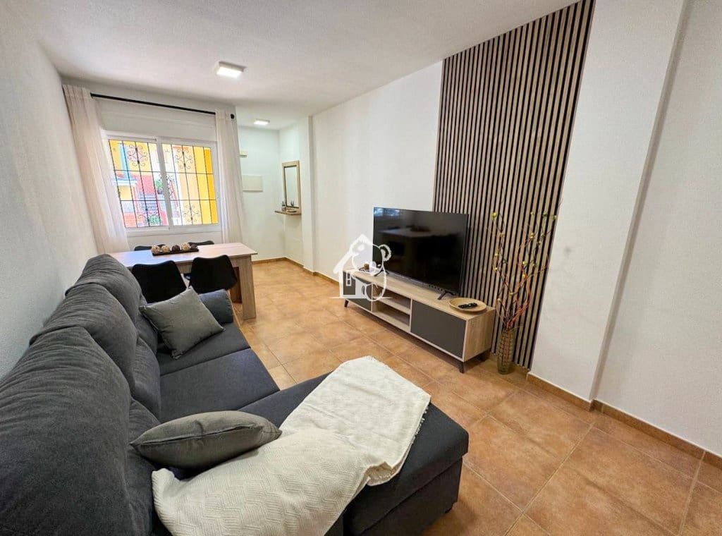 2 bedroom Townhouse for rent in La Campaneta with pool - € 600 (Ref: 9689269)