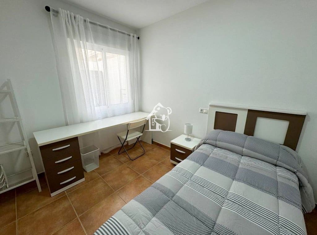 2 bedroom Townhouse for rent in La Campaneta with pool - € 600 (Ref: 9689269)