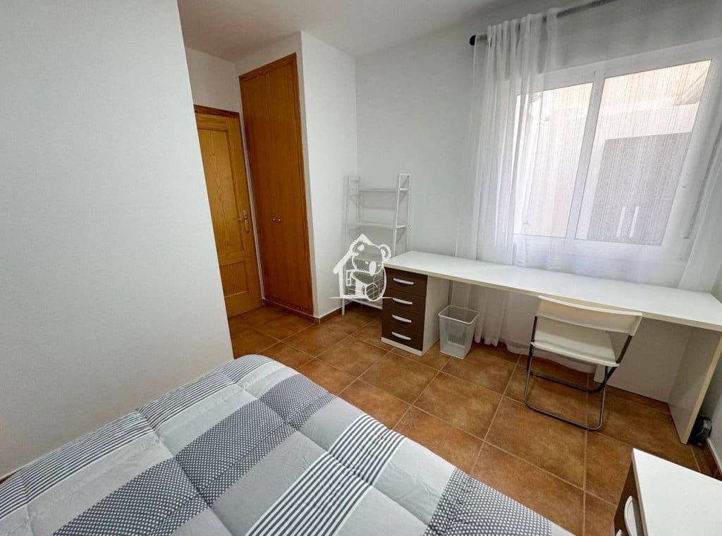 2 bedroom Townhouse for rent in La Campaneta with pool - € 600 (Ref: 9689269)