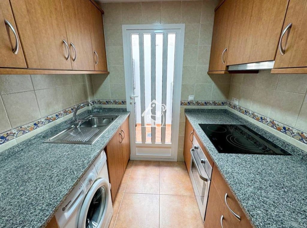 2 bedroom Townhouse for rent in La Campaneta with pool - € 600 (Ref: 9689269)