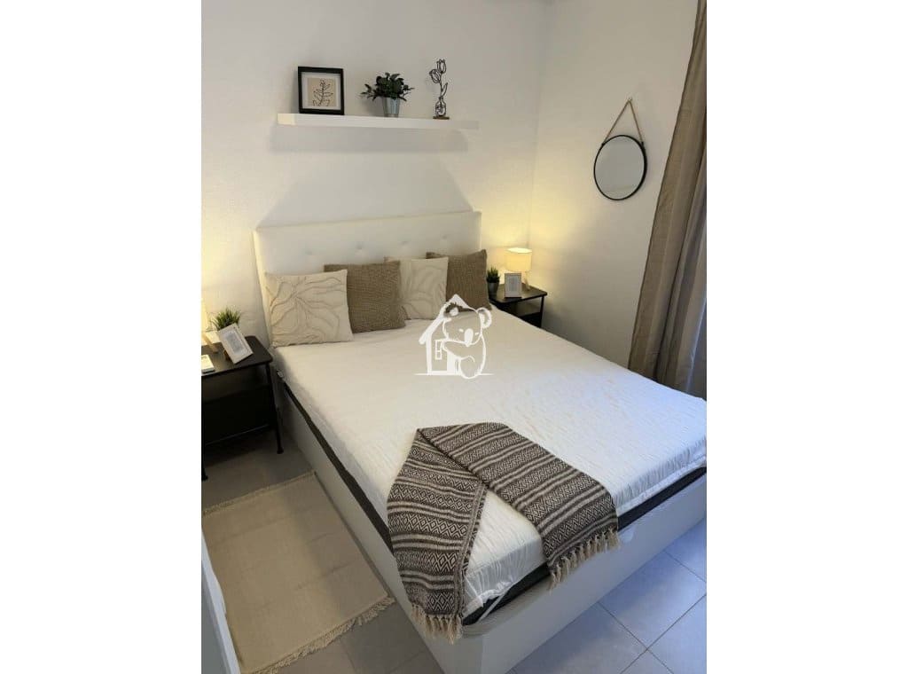 1 bedroom Penthouse for rent in Torrevieja - € 850 (Ref: 9689272)