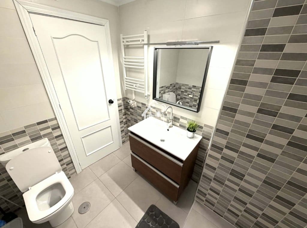 1 bedroom Penthouse for rent in Torrevieja - € 850 (Ref: 9689272)