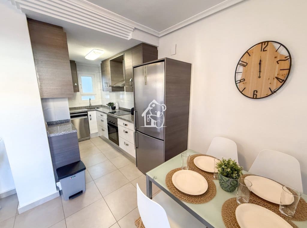 1 bedroom Penthouse for rent in Torrevieja - € 850 (Ref: 9689272)